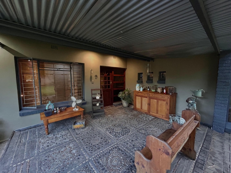 5 Bedroom Property for Sale in Dan Pienaar Free State